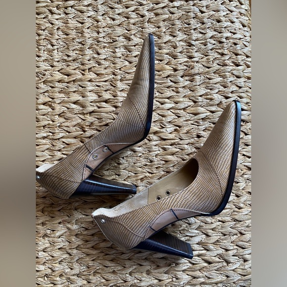 EUC GIANFRANCO FERRE HEELS 36.5 - Picture 5 of 10
